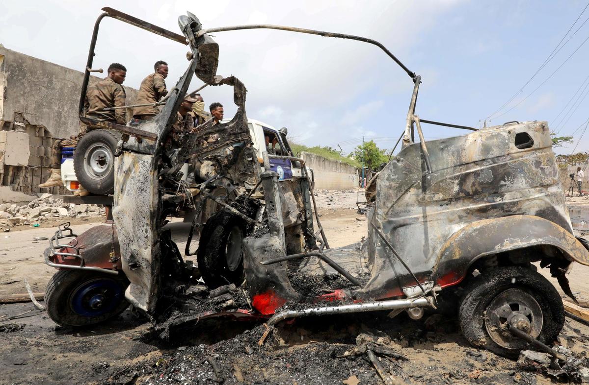 At Least 8 Killed in Mogadishu by Suicide Bomb Targeting Government Convoy