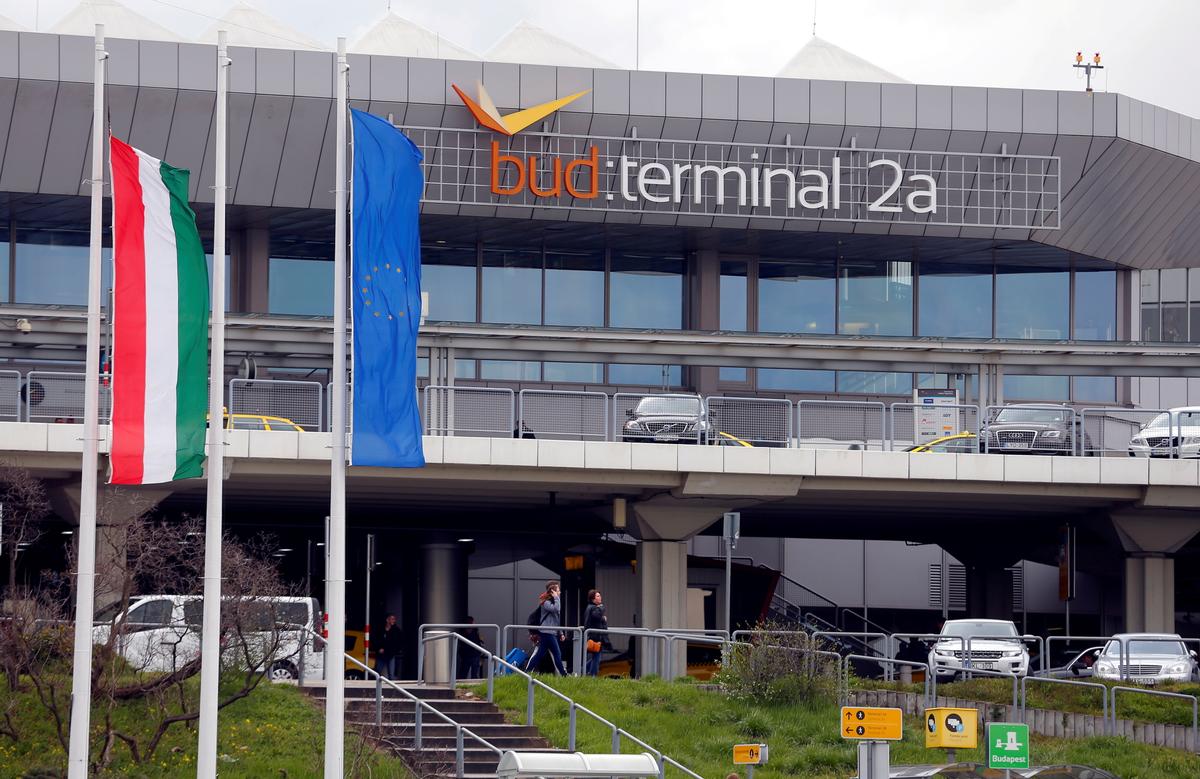 Hungary Government Offers to Buy Budapest Airport