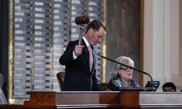 Texas House Speaker Dade Phelan “gaveling-in” a special session in Austin, Texas, in July 2021. (Tamir Kalifa/Getty Images)