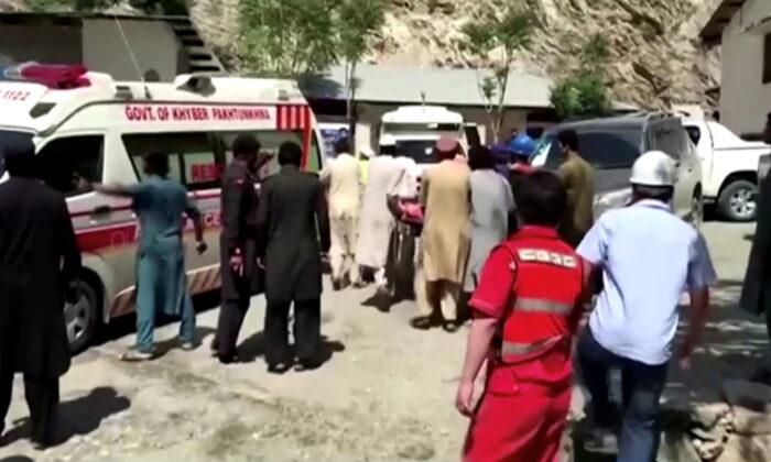 Pakistan Bus Blast Kills 13, Including 9 Chinese Nationals