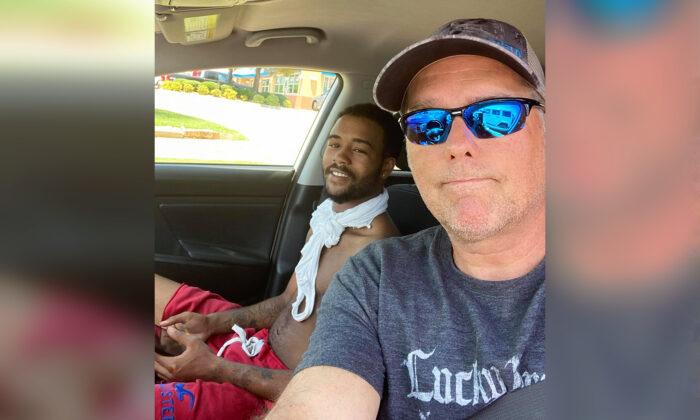 Oklahoma Man Walks 17 Miles a Day for Work; ﻿Stranger Offers a Ride and Turns His Life Around