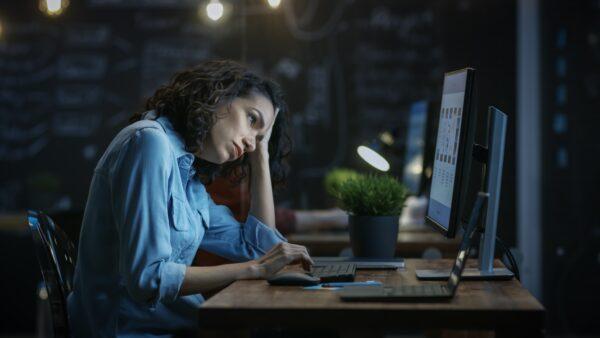 The worst light we ingest is before bed, whether it’s bright home lights or screens. (Gorodenkoff/Shutterstock)