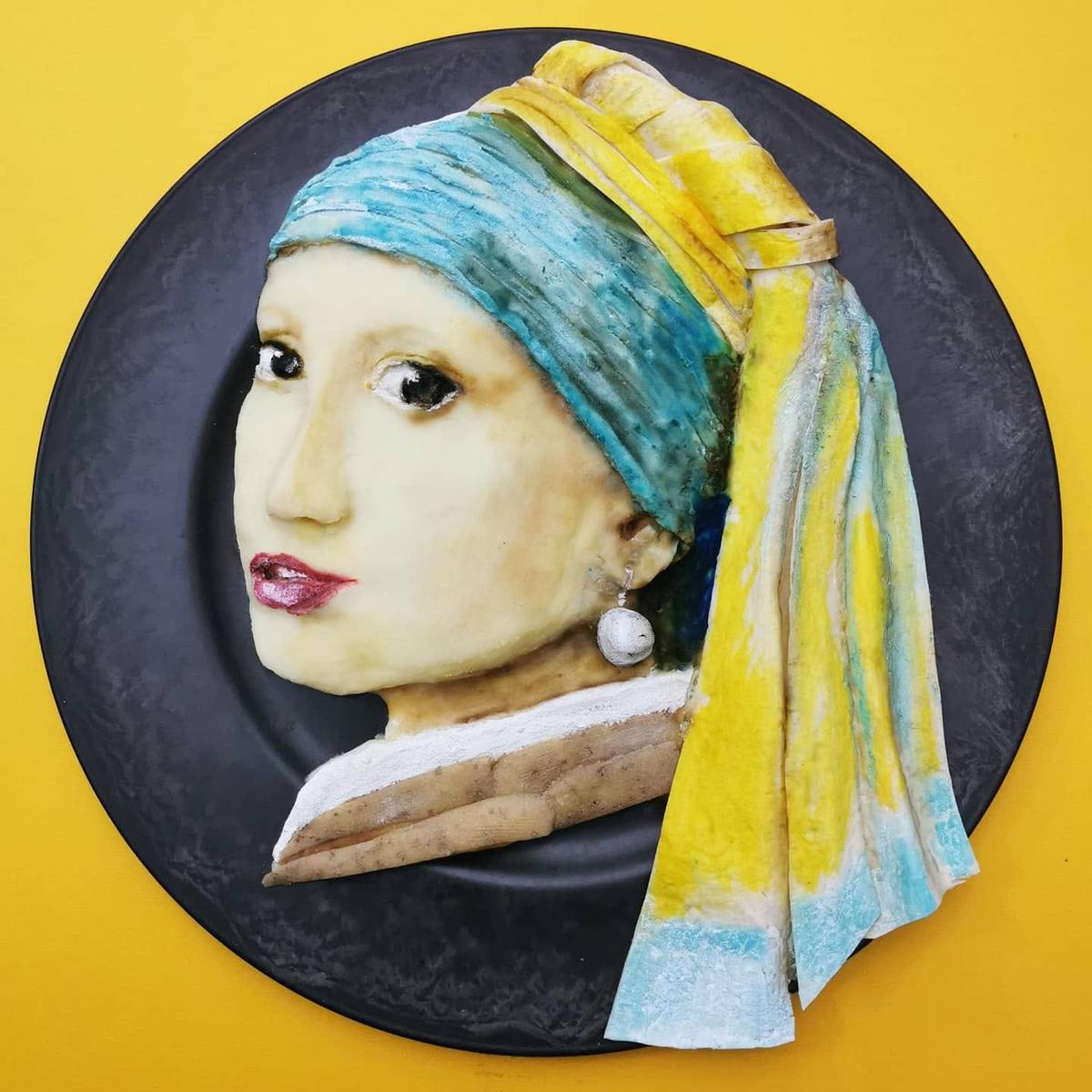 "A Girl With the Pearl Earring" made from creamy mashed potatoes and decorated with tortilla wraps, yogurt, curry powder, and food color. (Courtesy of <a href="https://www.instagram.com/demealprepper/">Jolanda Stokkermans</a>)