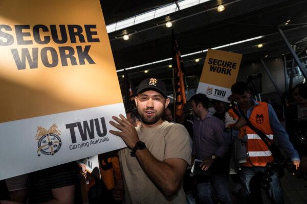 Transport Workers Union (TWU) protesting at Sydney Airport on Feb. 19, 2020. (Brook Mitchell/Getty Images)