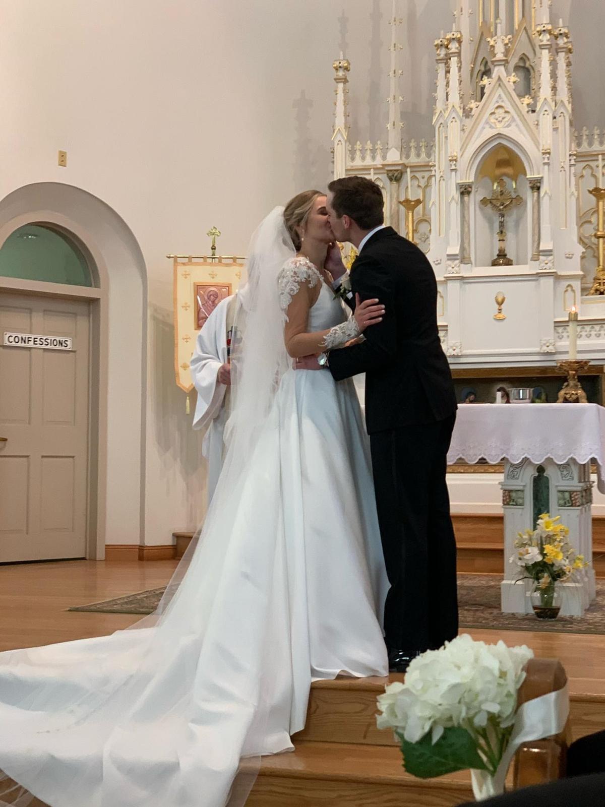 Jack and Elizabeth at their wedding ceremony. (Courtesy of Susan Weatherhead via <a href="https://www.facebook.com/jake.landuyt">Jake Landuyt</a>)