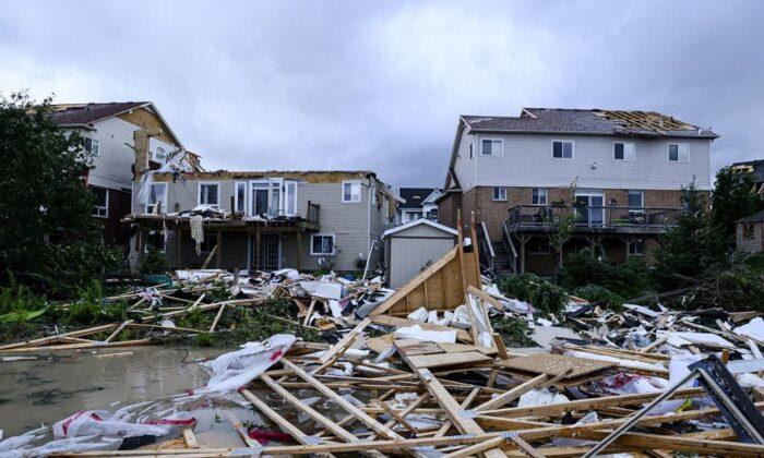 Clean-Up Begins After Tornado Destroys Home, Injures People in Barrie, Ont.