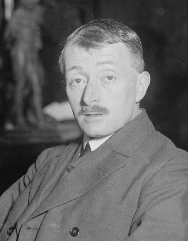 John Edward Masefield in 1916. Library of Congress, Prints and Photographs Division. (Public Domain)