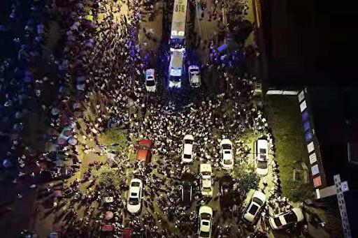 Thousands Clash With Riot Police, Security Guards, in China Over Parking Fee Increase