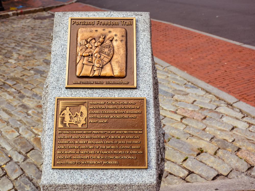 A marker on the Freedom Trail in Portland, Maine. (jejim/Shutterstock)