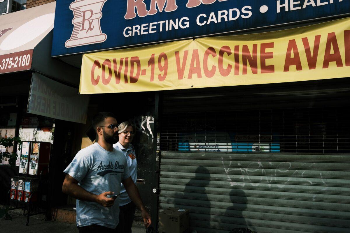 A pharmacy advertises the COVID-19 vaccines in New York City on July 22, 2021. (Spencer Platt/Getty Images)