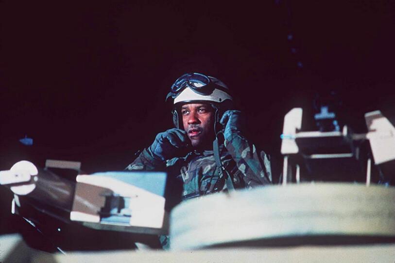 Lt. Col. Nathaniel Serling (Denzel Washington) commanding a tank in the Gulf War, in “Courage Under Fire.” (Fox 2000 Pictures)