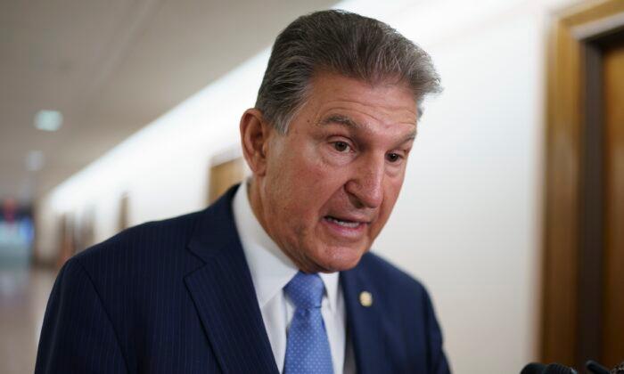 Manchin Says Democrats’ $3.5 Trillion Budget Bill Remains ‘Fiscal Insanity’ on Eve of Vote
