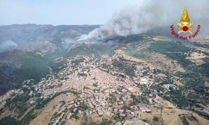 900 Evacuated in Sardinia Wildfires; Greece, France Send Aid