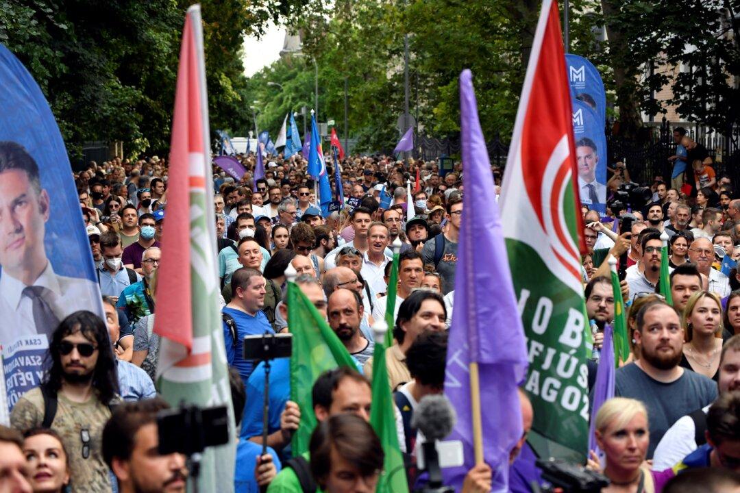 Hungarians Protest Against Alleged Illegal Surveillance With Pegasus Spyware