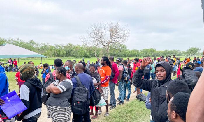McAllen, Texas Setting Up Emergency Shelter for the ‘Overwhelming Number’ of Stranded Immigrants