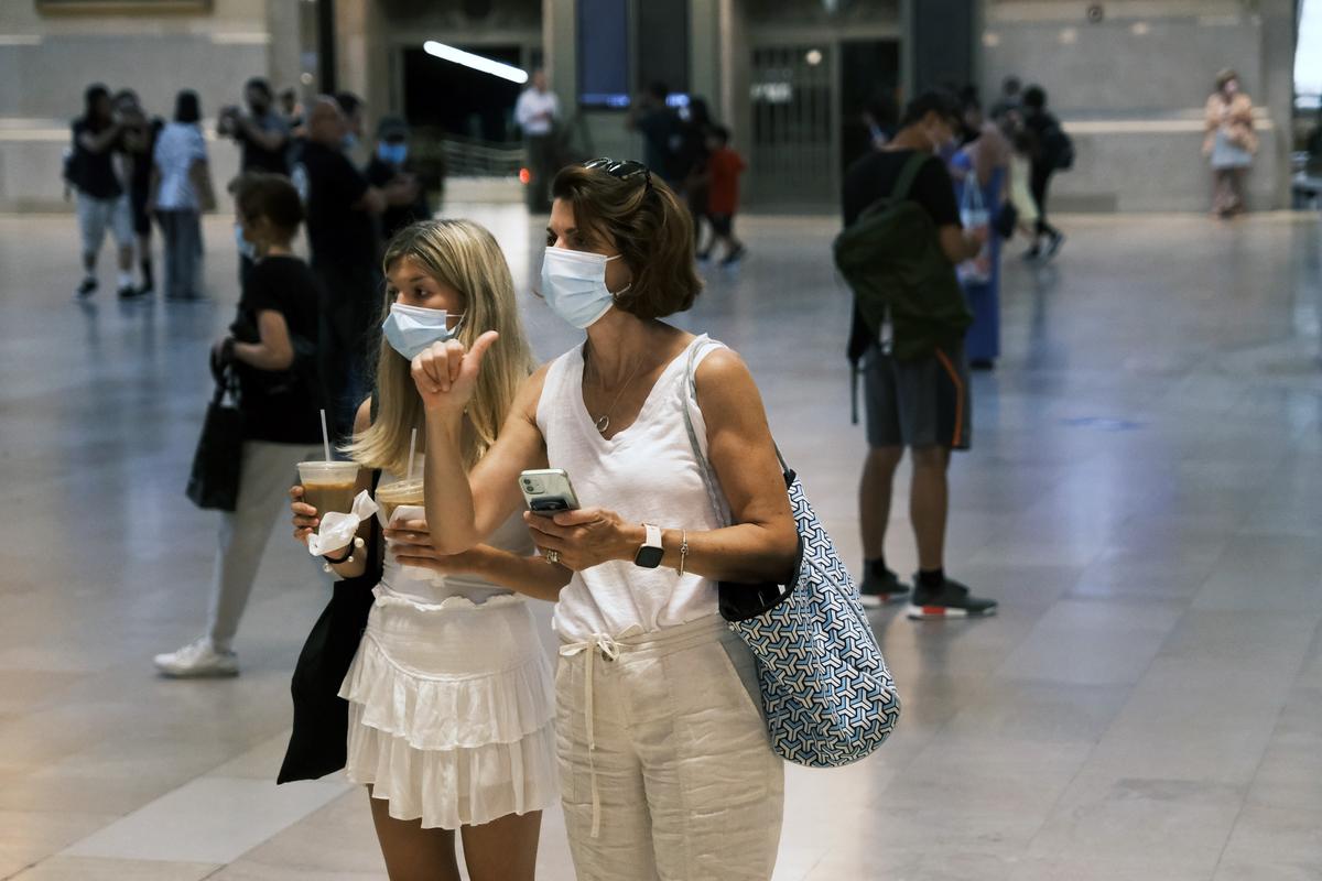 CDC: Fully Vaccinated People Should Wear Masks Indoors in Some Areas