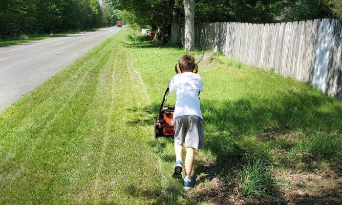 Michigan 8-Year-Old Takes ‘50 Yard Challenge' to Mow Lawns for Elderly, Veterans, Disabled in Need