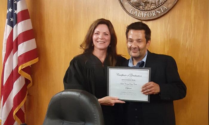 Former ‘Mighty Ducks’ Actor Now Sober Graduates Court Program—Gets Burglary Charge Dropped
