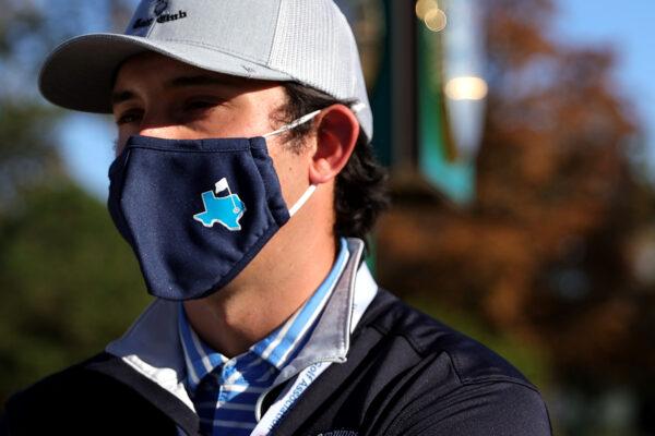 A staff member wears a Texas themed mask during a practice round prior to the 75th U.S. Women's Open Championship at Champions Golf Club in Houston, Texas on Dec. 9, 2020. (Carmen Mandato/Getty Images)