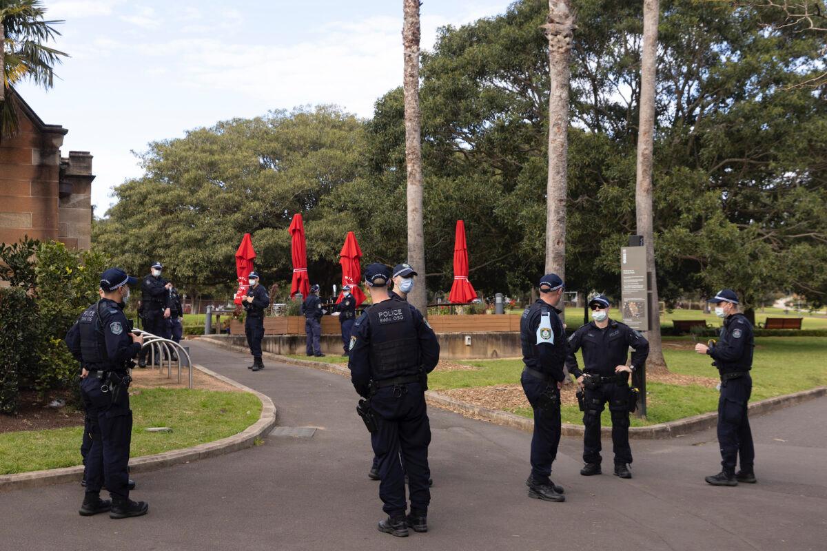 Police patrol Victoria Park just before 9 a.m. in Sydney, Australia on July 31, 2021. (Brook Mitchell/Getty Images)