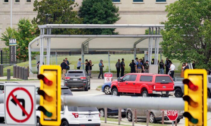 Officer Dead, Suspect Killed in Violence Outside Pentagon