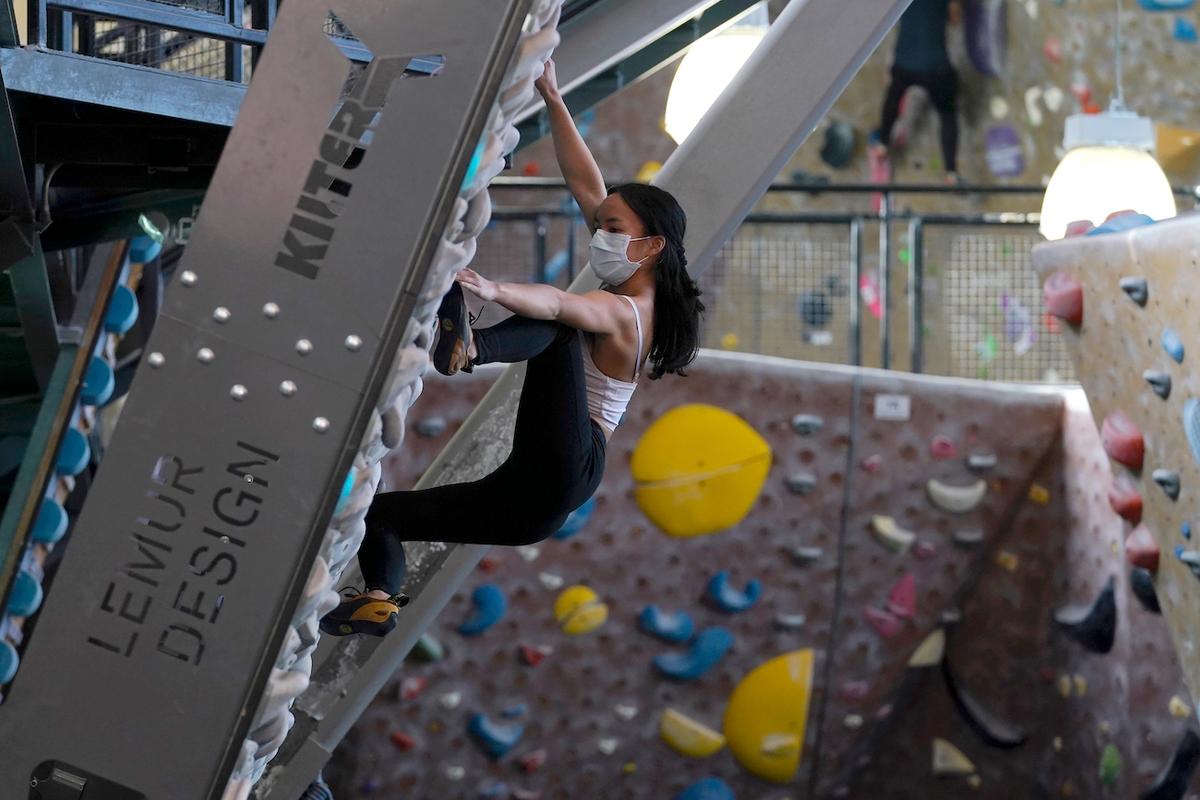 Mask Mandate Reinstated in San Francisco Bay Area Amid COVID Surge