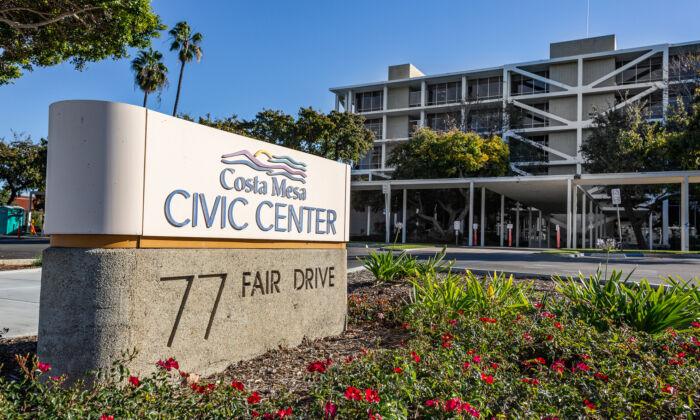 Costa Mesa to Allow Non-U.S. Citizens to Serve on Planning Commissions