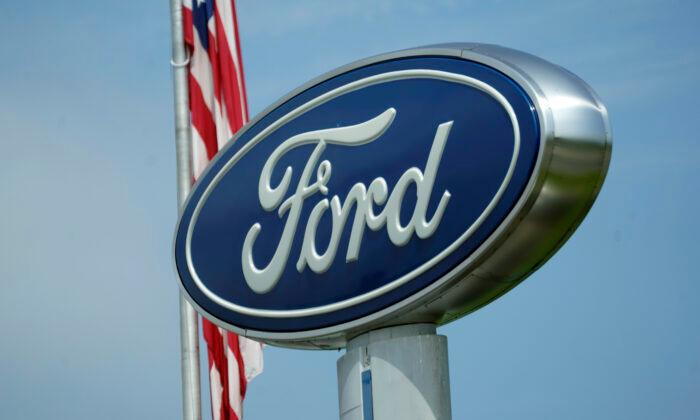 US Probes Whether Ford Was Slow to Recall Backup Cameras