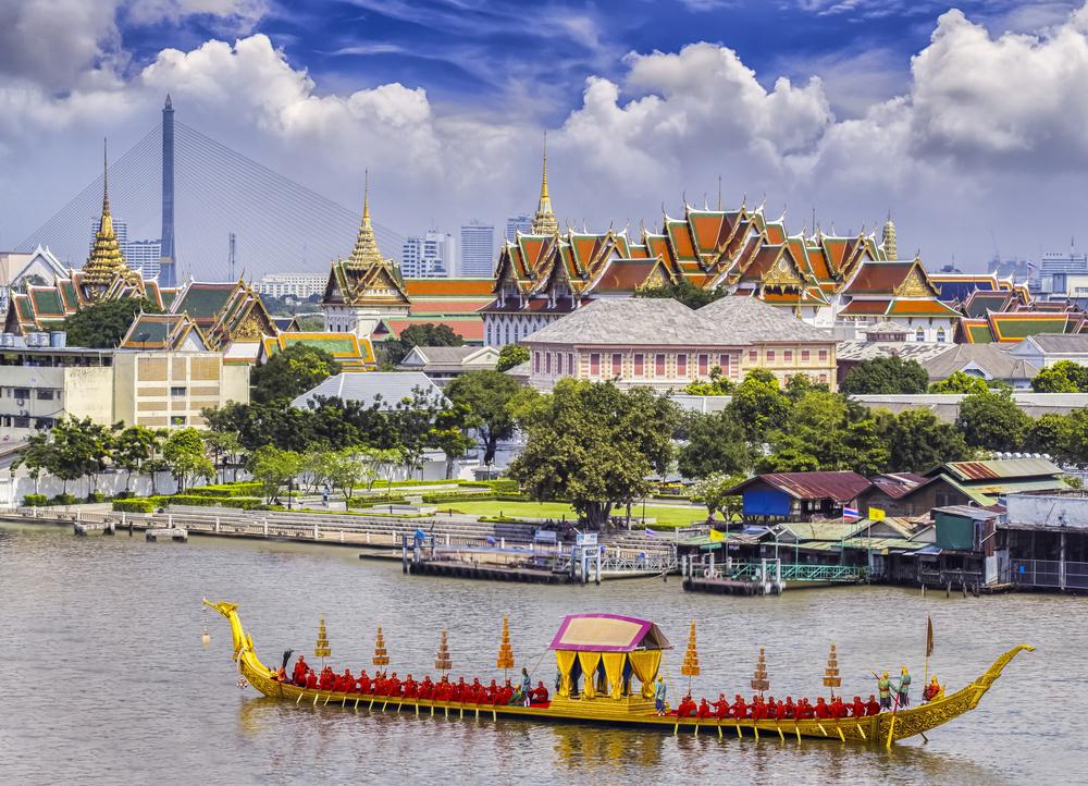 The Grand Palace from the Chao Phraya River. (anek.soowannaphoom/Shutterstock)