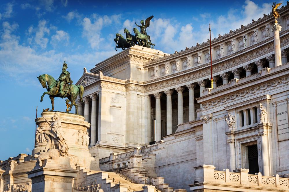 The Victor Emmanuel II National Monument honors the first king who led a unified Italy. (duchy/Shutterstock)