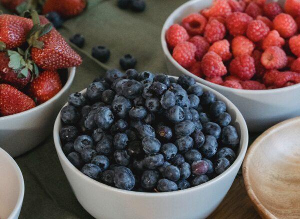 Quercetin is a flavonoid found in a variety of berries, such as strawberries, raspberries, blueberries. (Pexels)