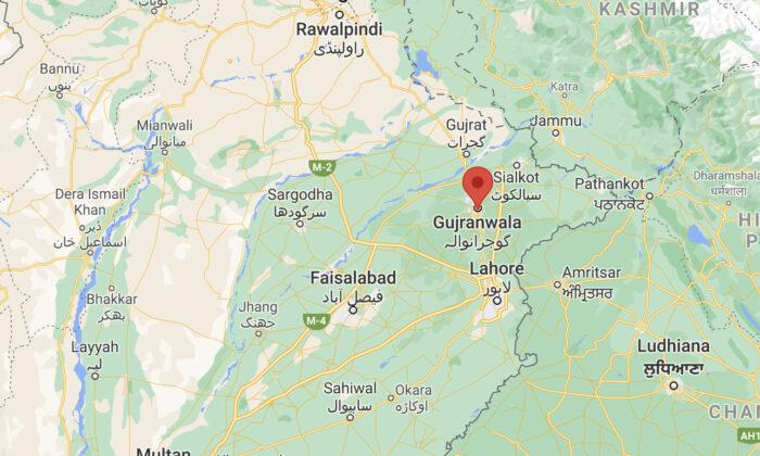 Pakistan Crash Sets Fire to Minibus, Kills 10 Passengers