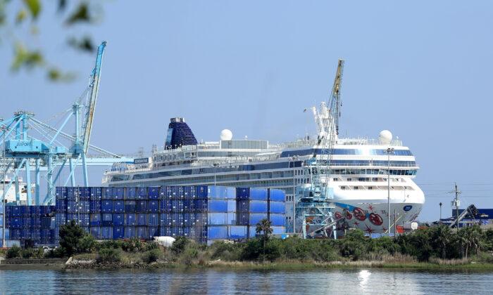 Norwegian Cruise Line Can Ask Florida Passengers for Vaccination Proof, Judge Rules