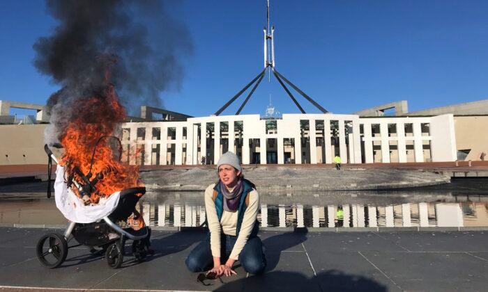 Extinction Rebellion Activists Vandalise Australian Parliament, 8 Arrested