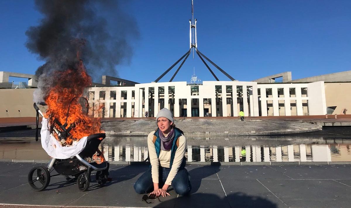 Extinction Rebellion Activists Vandalise Australian Parliament, 8 Arrested