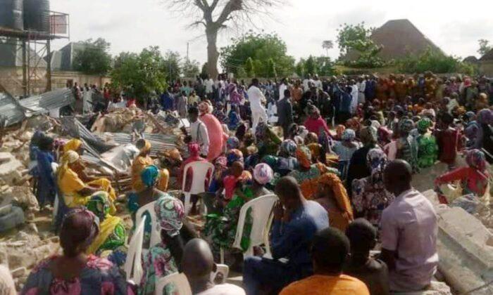 In Boko Haram’s Backyard, a Congregation Worships Amid Rubble