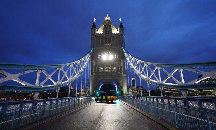 London’s Tower Bridge Reopens to Traffic After Mechanical Fault Fixed