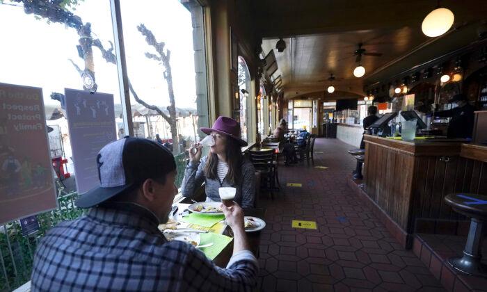 San Francisco Becomes 1st Major US City to Mandate Vaccination for All Indoor Entertainment, Including Restaurants