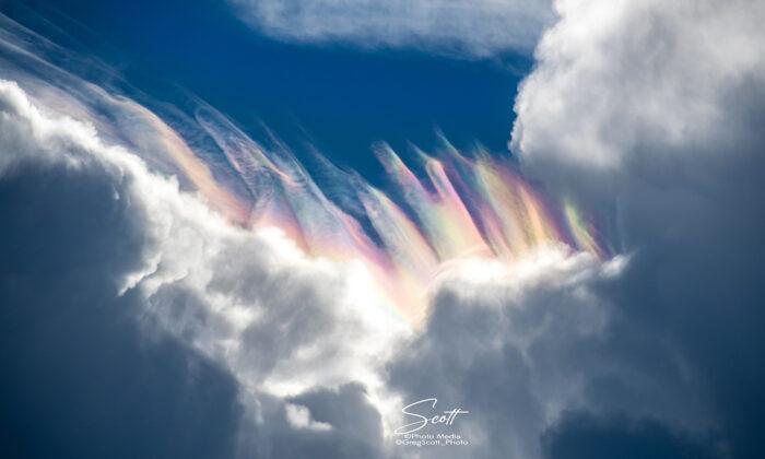 Photographer Captures Stunning Rainbow-Colored ‘Cloud Iridescence’ Over Storm in Cape Canaveral