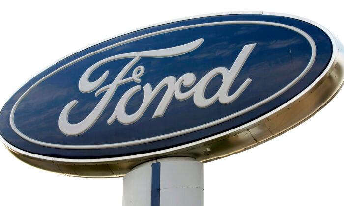Ford Counterattacks in ‘Cruise’ Dispute With GM
