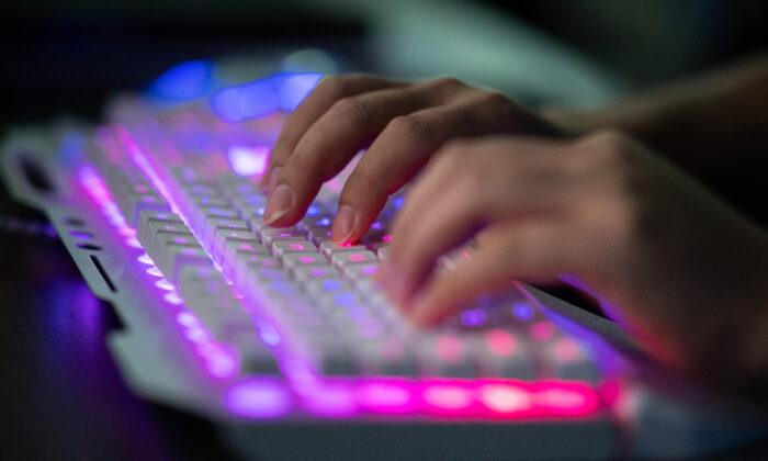 China Could Be Exploiting Internet Security Process to Steal Data, Cyber Experts Warn