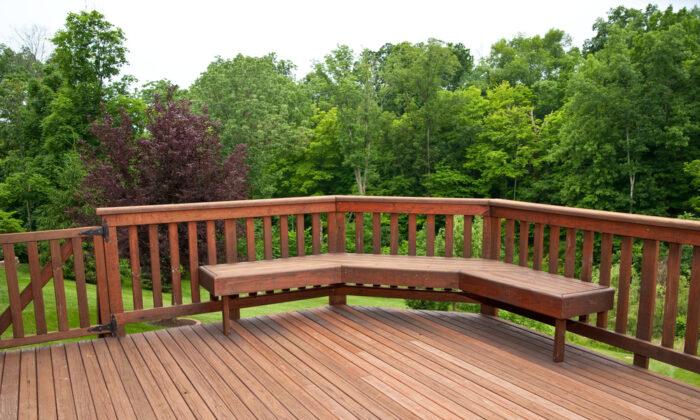How to Design and Make a Wooden Deck Bench