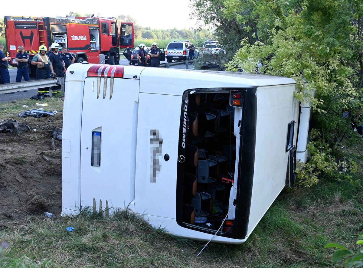 Hungary Bus Crash Kills 8, Injures Dozens