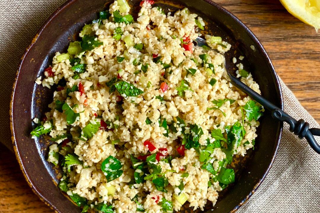 Turn Cauliflower Into ‘Couscous’ for a Light Summer Side