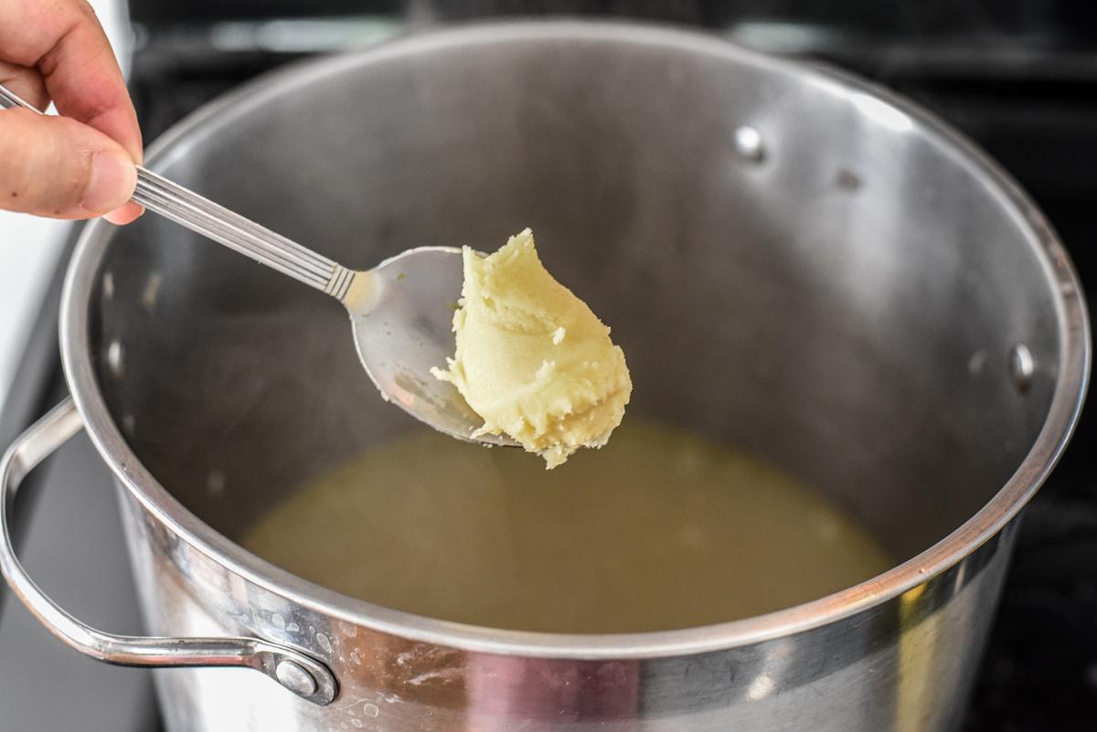 Thicken the white wine sauce with a butter-flour paste. (Audrey Le Goff)