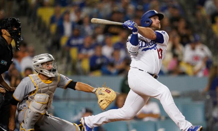 Dodgers Beat Pirates 2-1 on Home Runs by McKinney and Muncy