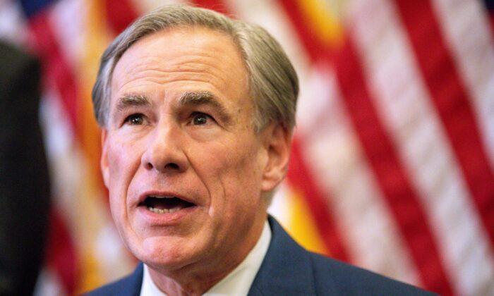 Texas Governor Sends 6th Bus With Illegal Immigrants to Washington