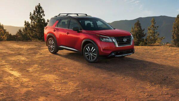 Available two-tone color scheme. (Courtesy of Nissan)