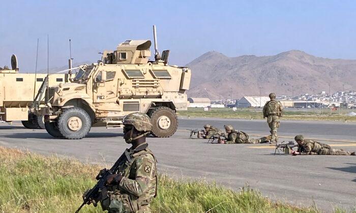 US Troops Fired Shots in Air at Kabul Airport, Pentagon Says