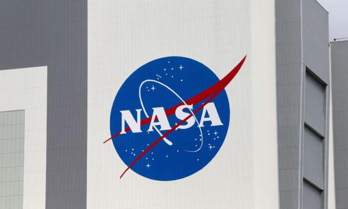 NASA Halts SpaceX Work on Lunar Lander After Blue Origin Suit